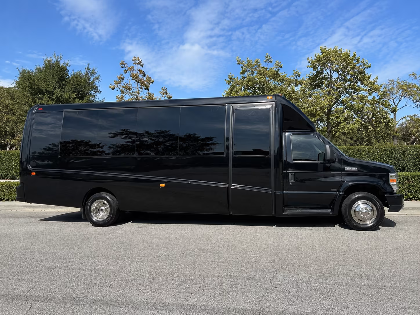 browse charter buses to at t stadium and globe life field in arlington