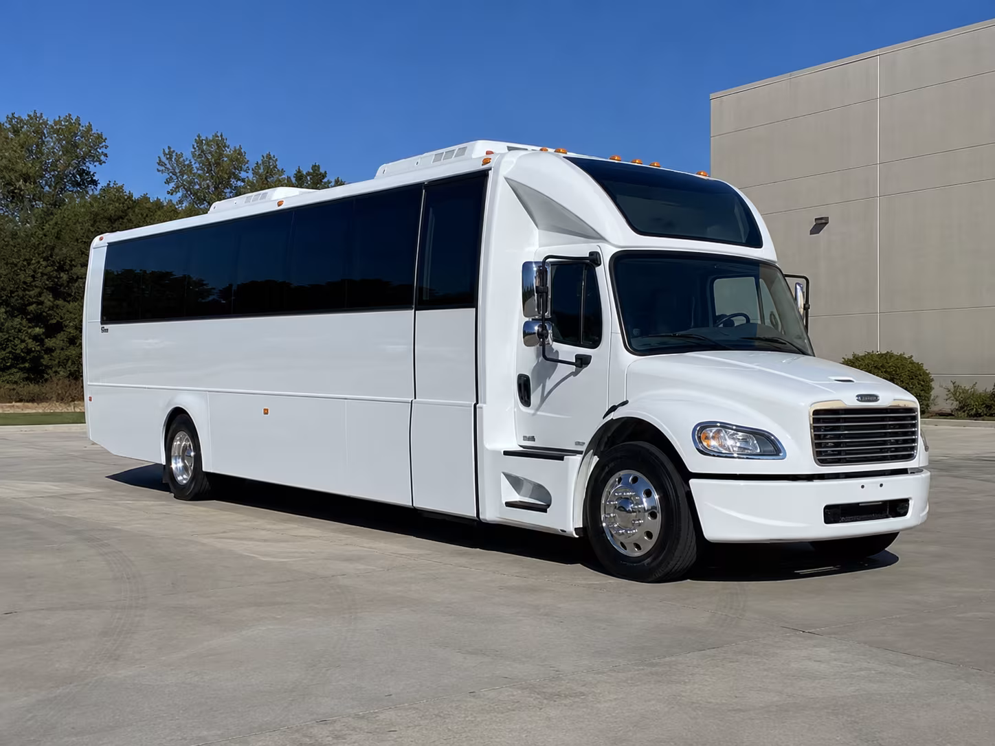 haltom city 28 passenger party bus
